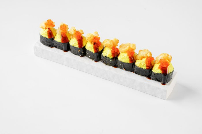 Ролл запеченный с креветкой и соусом пармезан