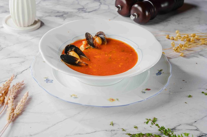 Томатный суп с морепродуктами