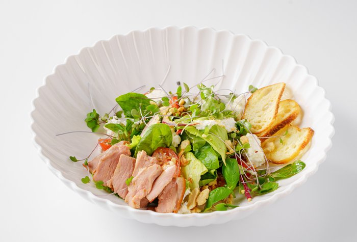 Салат с утиной грудкой