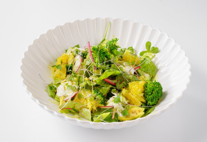 Салат зеленый с песто